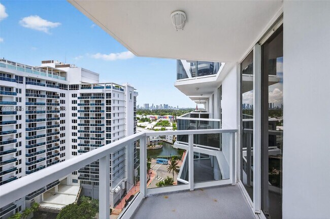 Building Photo - 2401 Collins Ave