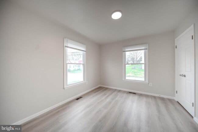 Building Photo - 11209 Caroline Ave