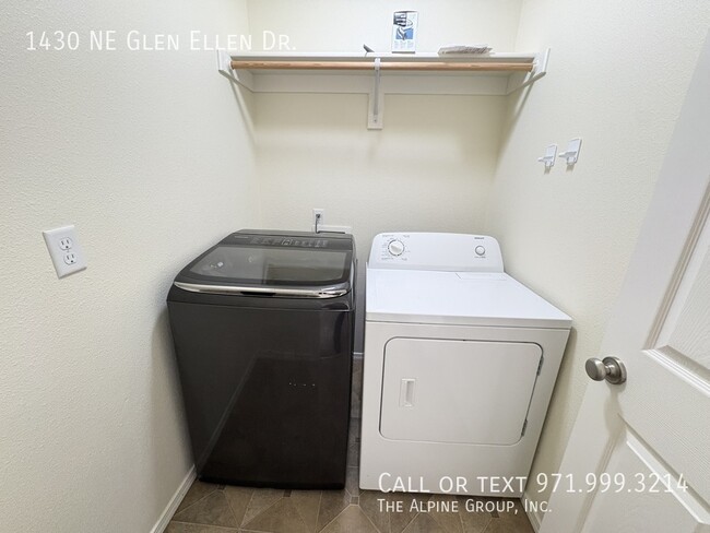 Building Photo - 1430 NE Glen Ellen Dr