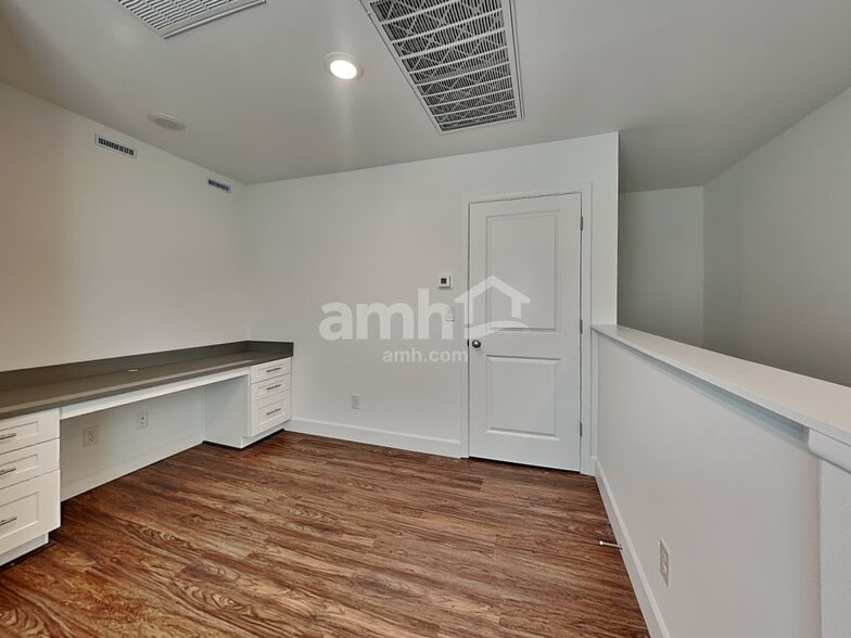 Building Photo - 9171 Ribbon Mdw Ct