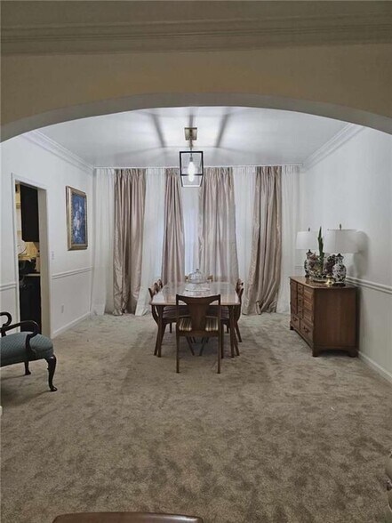 Building Photo - 997 Summer Forest Dr