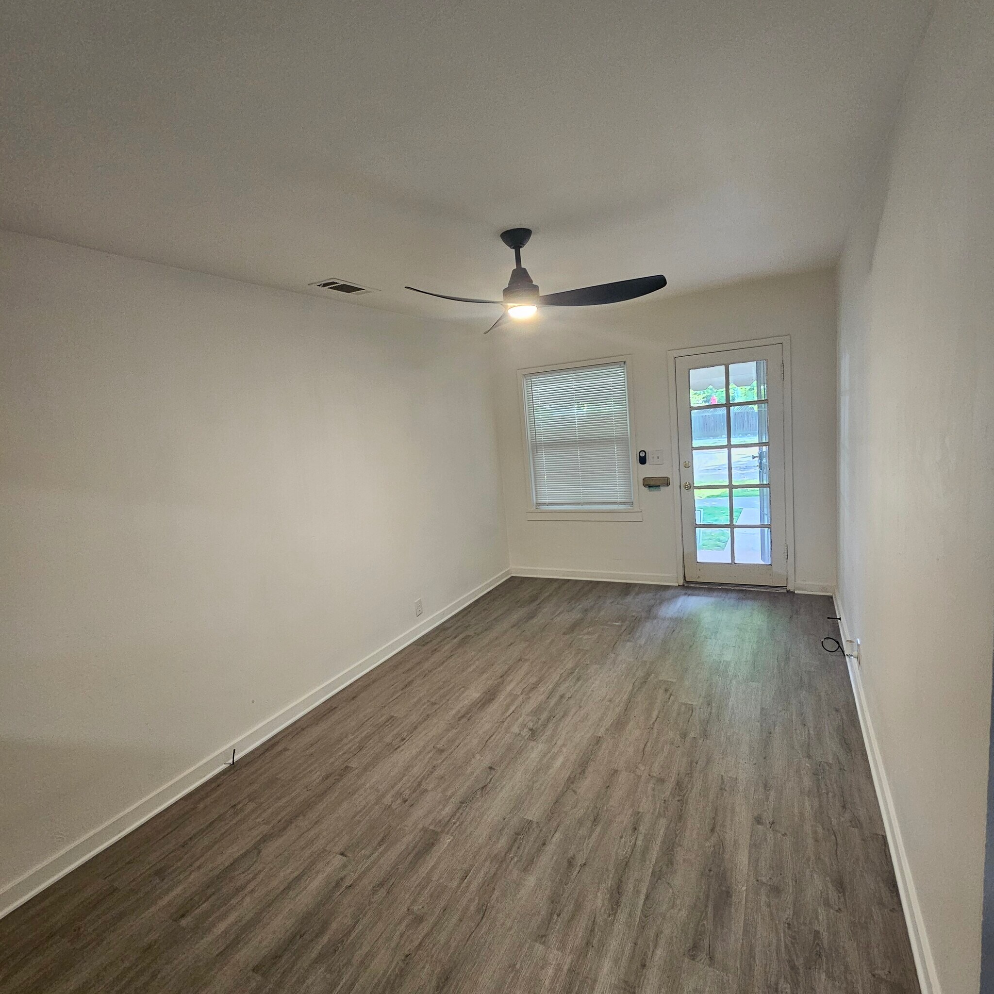 Building Photo - 1211 Laburnum Ave