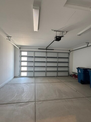 Building Photo - 740 Holly St