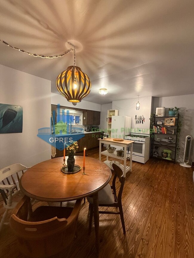 Building Photo - Classic Lawrenceville Row House – Walkable...