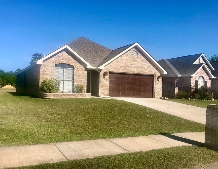Primary Photo - 13034 Oakberry Ln