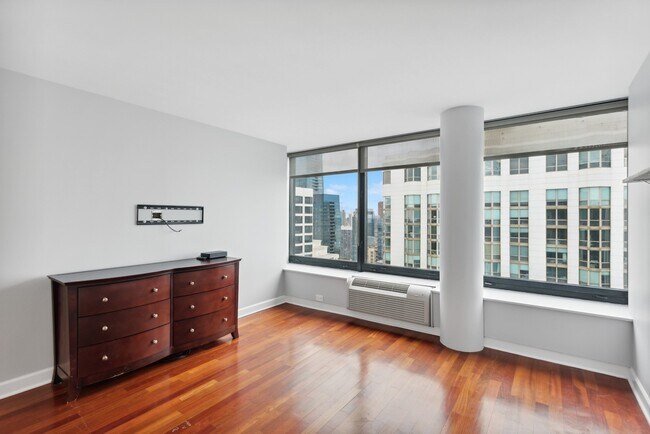 Building Photo - 155 N Harbor Dr