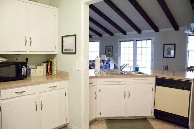 Building Photo - 662 Ridgewood Dr