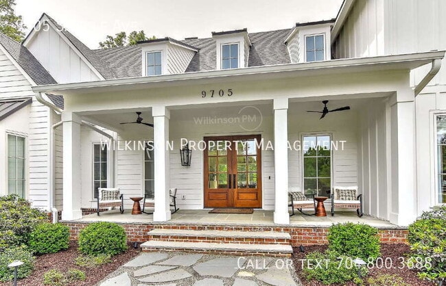 Building Photo - 9705 Saddle Ave