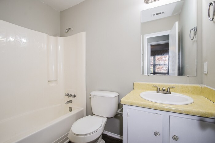 Building Photo - 3709 Beacon Hill Dr