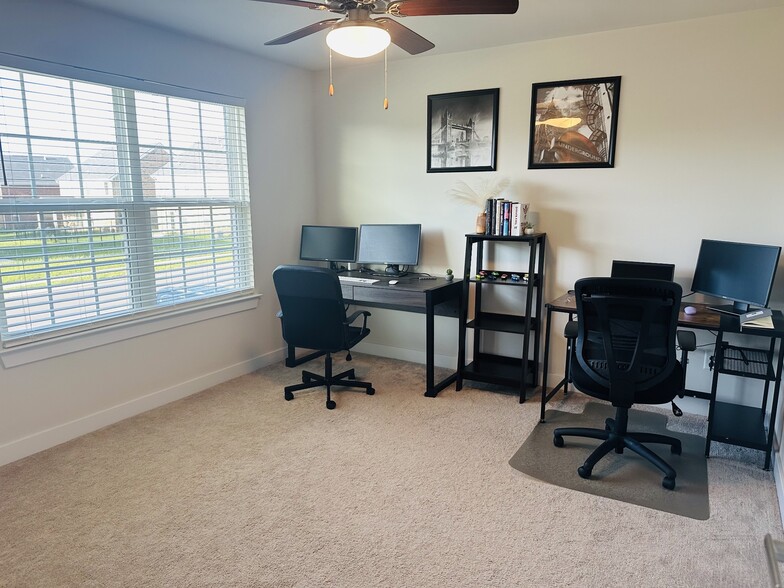 Building Photo - 119 Clavie Crew Ln