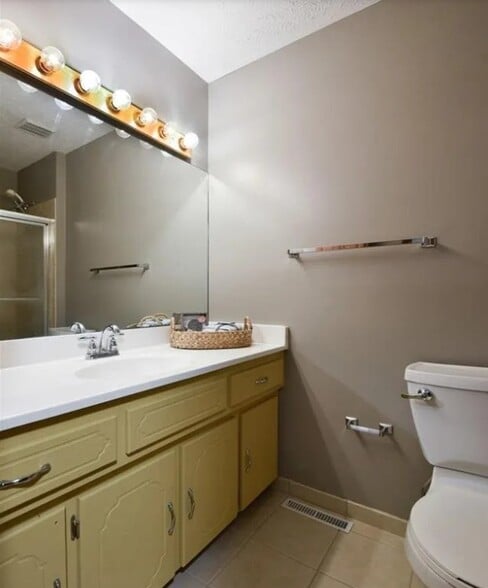 Building Photo - 13509 Carpenter St