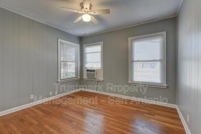 Building Photo - 1322 W Malone Ave
