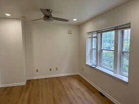 Building Photo - 121 Linwood Ave