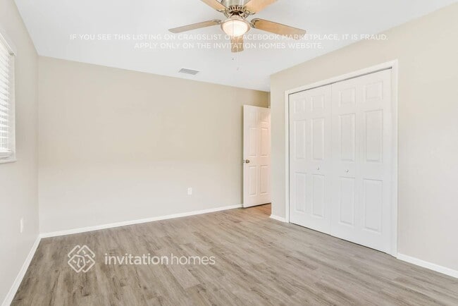 Building Photo - 10582 Jane Eyre Dr