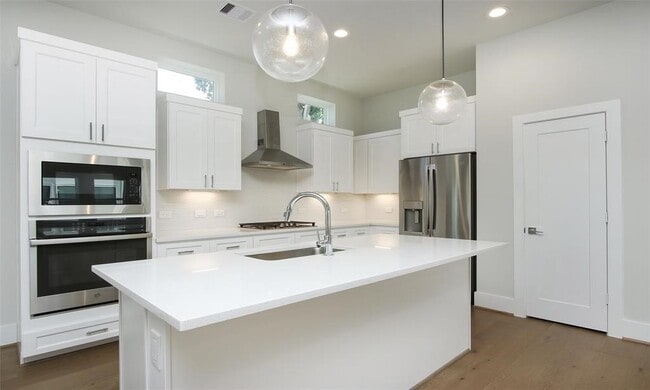 Building Photo - 836 Fisher St