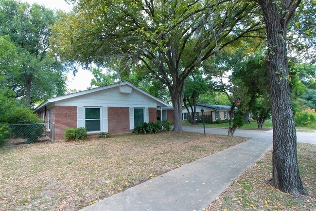 Building Photo - 5712 Fairlane Dr