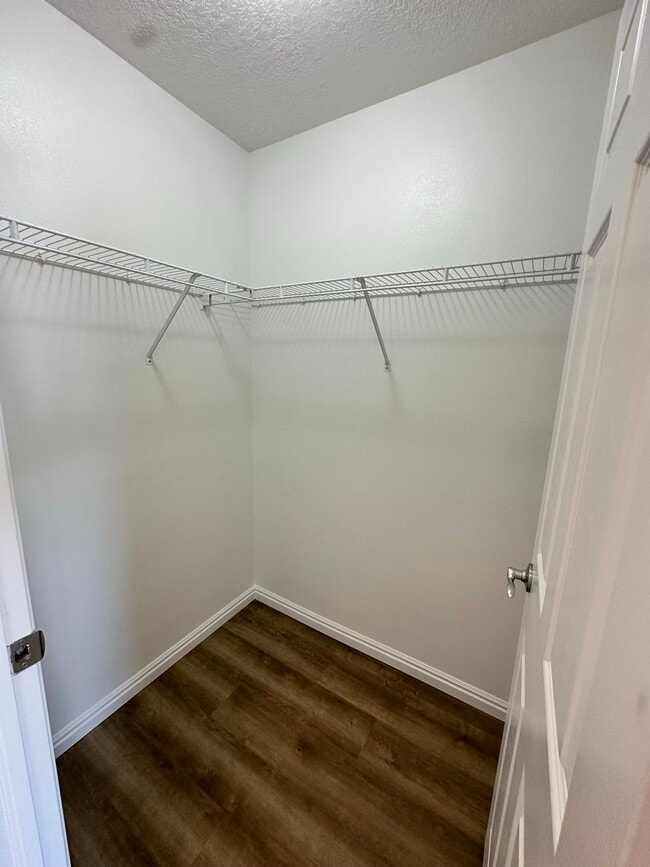 Building Photo - 4985 Kiska Ln