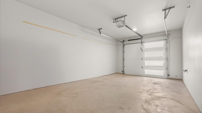 Building Photo - 1010 E 7th St