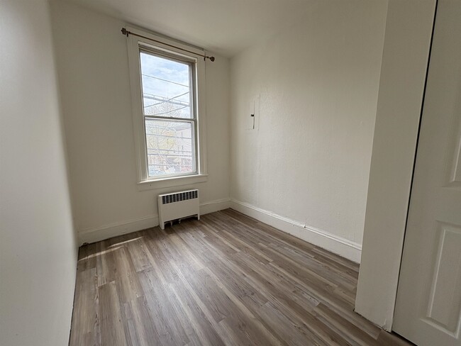 Building Photo - 589 Palisade Ave