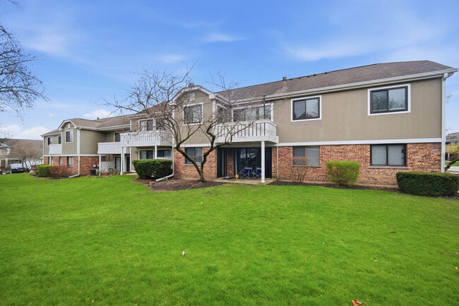 Building Photo - 1502-1507 7 Pines Rd