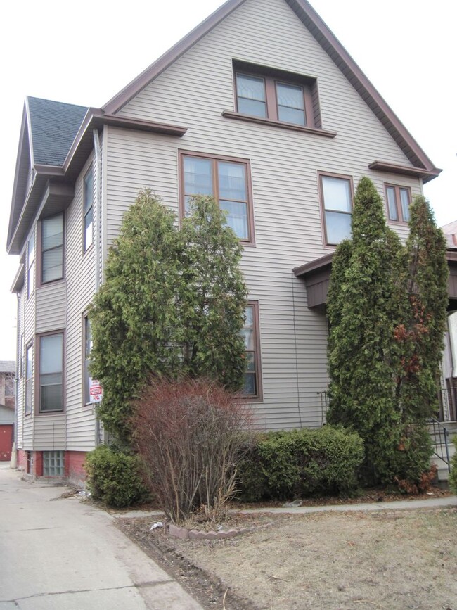 Building Photo - 2609 N Maryland Ave