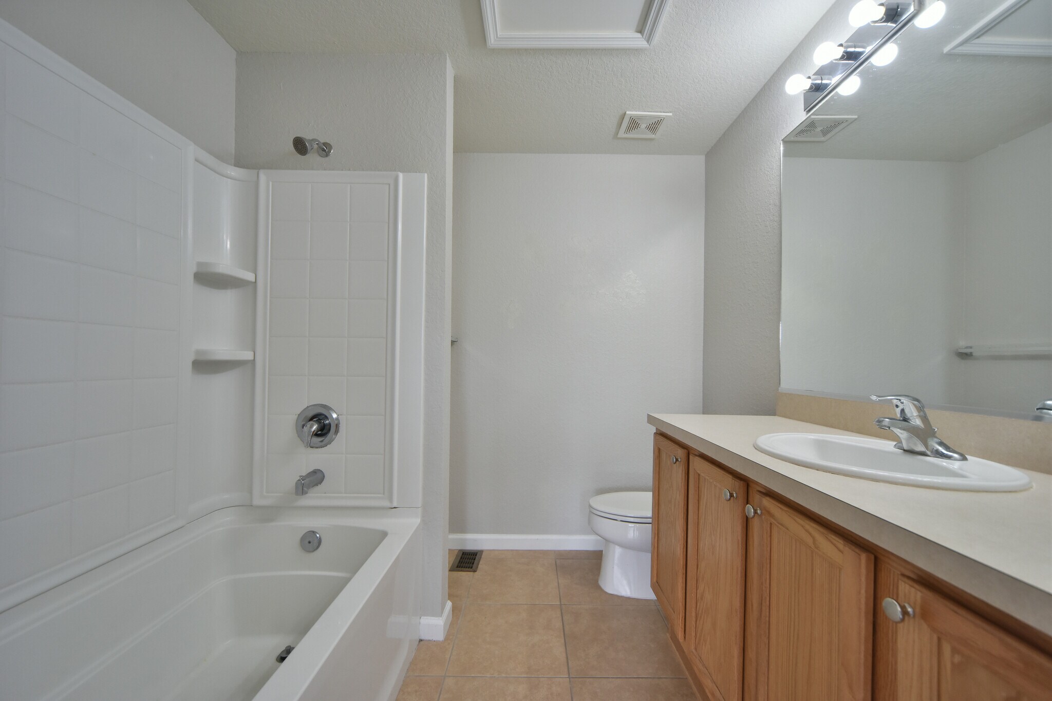 Building Photo - 4490 SW 49th Ave
