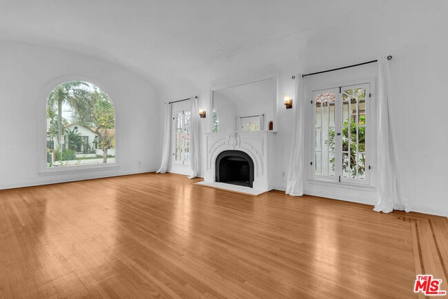 Building Photo - 6131 W 5th St