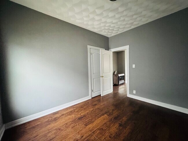 Building Photo - 166 Bradford Ave