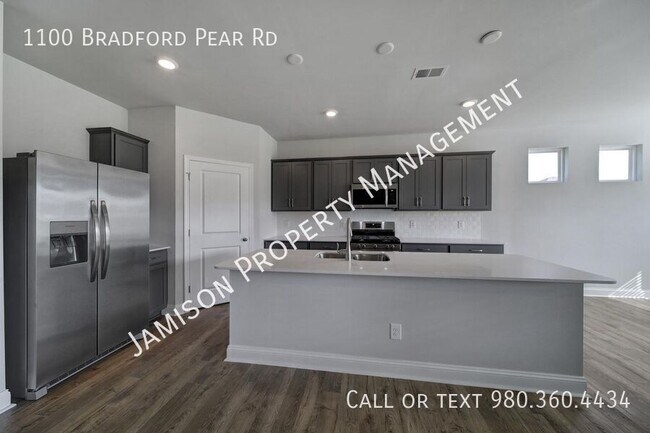 Building Photo - 1100 Bradford Pear Rd