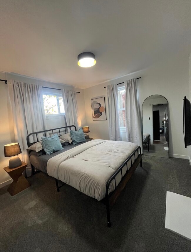 Building Photo - 6523 Jackson St