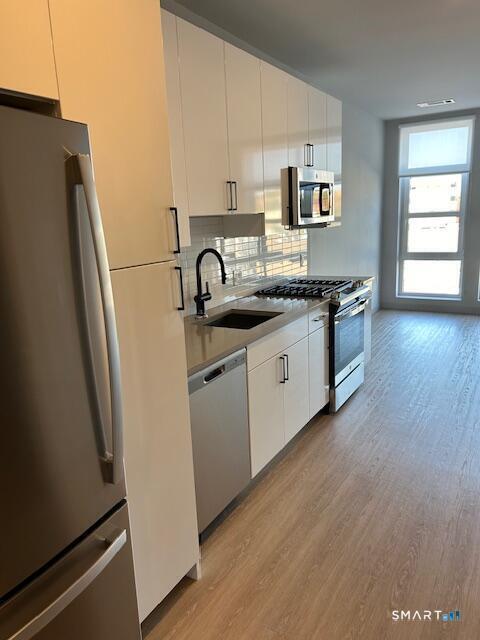 Building Photo - 711 Summer St