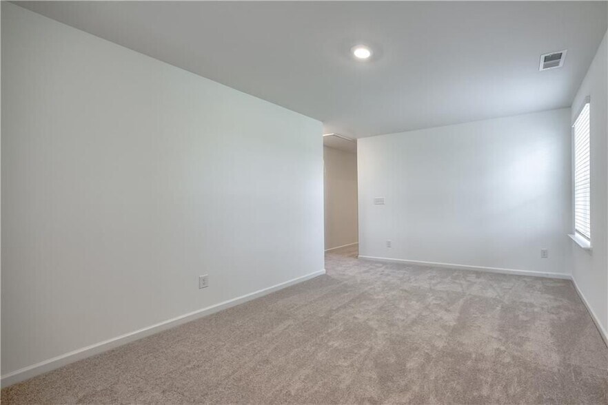 Building Photo - 49 Kestrel Dr