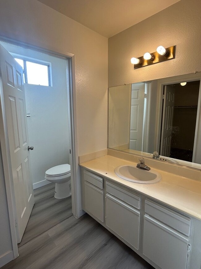 Building Photo - Spacious Double Master Suites Condo for Rent in Quiet Neighborhood in City of La Puente