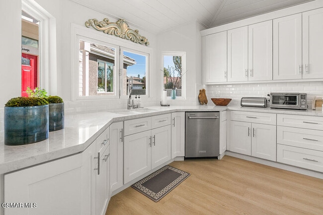 Building Photo - 2181 Brookfield Dr