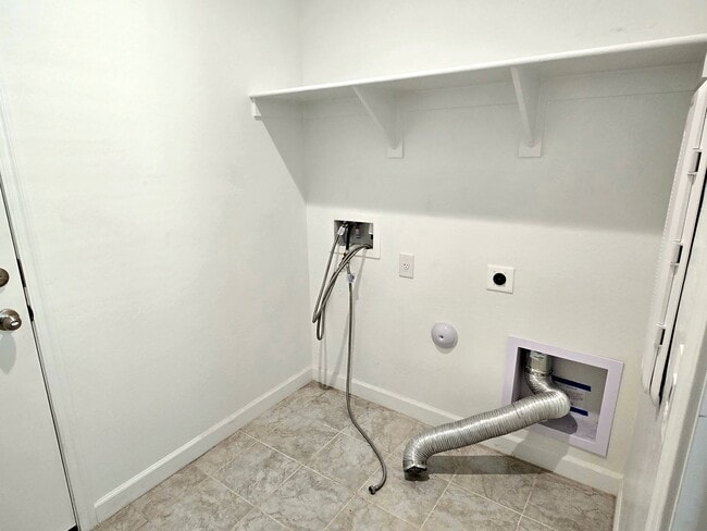 Building Photo - 3-bedroom home In Superstition Vistas, just 2 years new