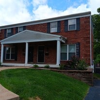 Building Photo - 1044 Willow Brook Dr