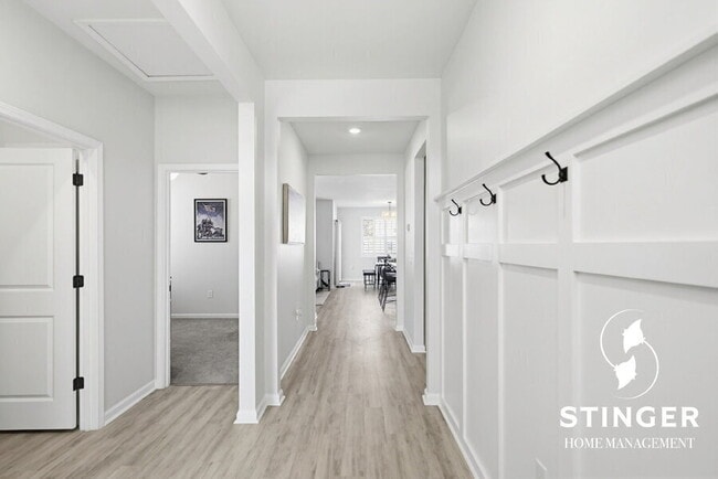 Building Photo - 334 Sanctuary Dr