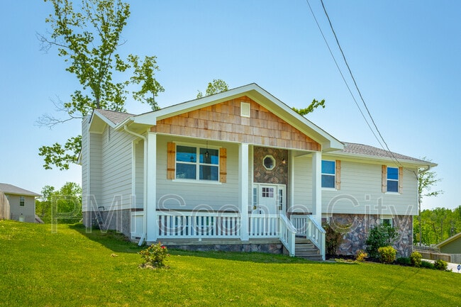 Building Photo - 8128 Fallen Maple Dr