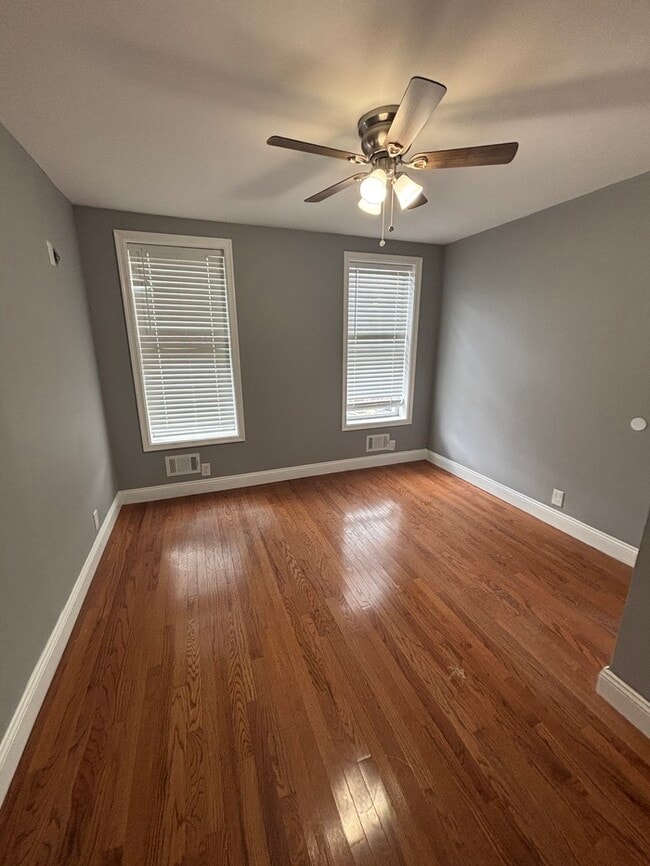 Building Photo - 5 Bedroom Home 21230