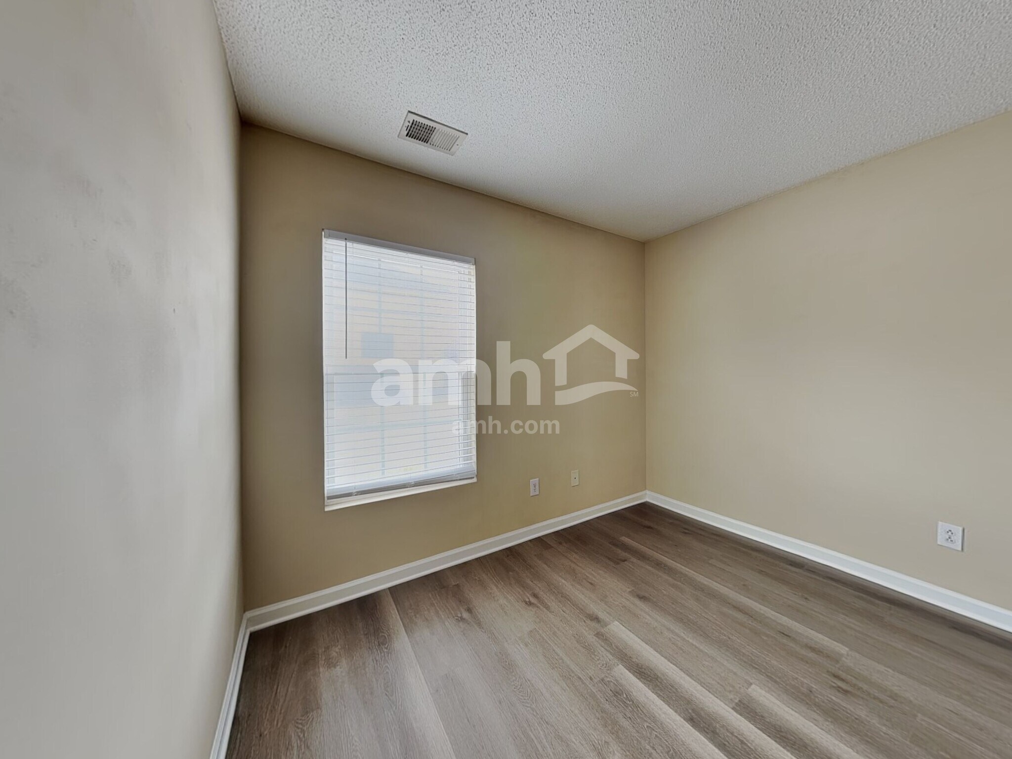 Building Photo - 6021 Ladish Ln