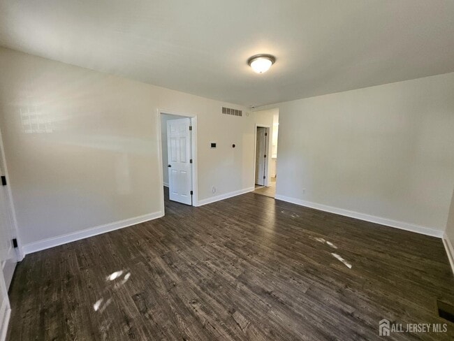 Building Photo - 60 6th Ave