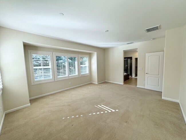 Building Photo - Perfect Shape Single Family Home in Dublin Hills