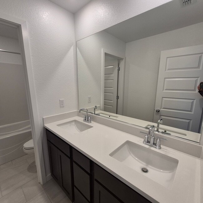 Building Photo - Brand New 4 Bedroom Home in Lennar's Cyan Community