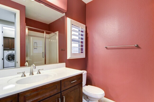 Building Photo - 519 Las Ocas Ct