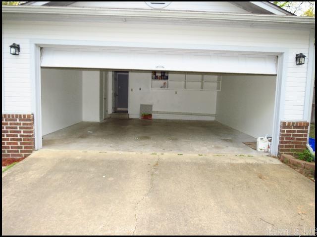 Building Photo - 4 Willow Oak Loop