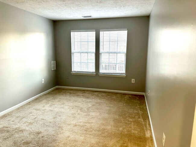 Building Photo - 45512 Westmeath Way