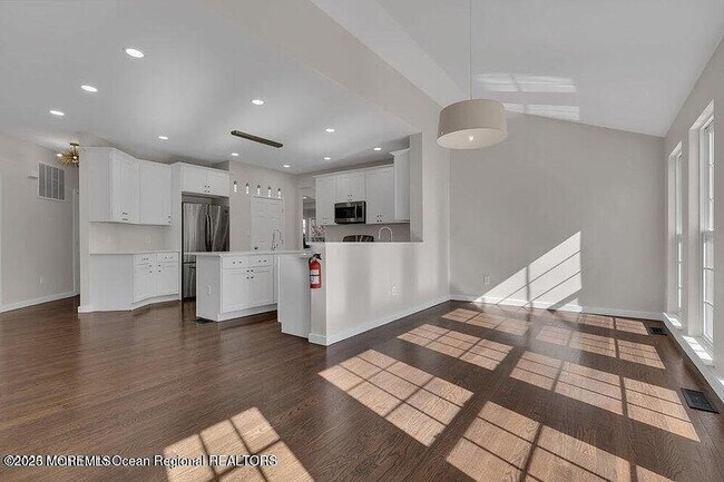 Building Photo - A Private  Estate of Unparalleled Luxury