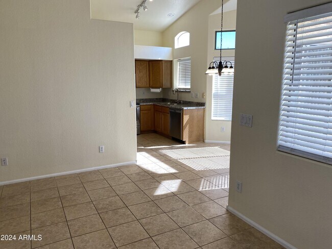 Building Photo - 11519 E Persimmon Ave