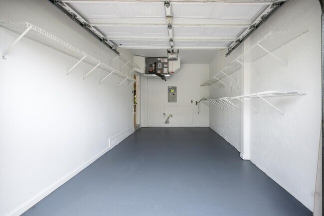 Building Photo - 6817 Via Regina