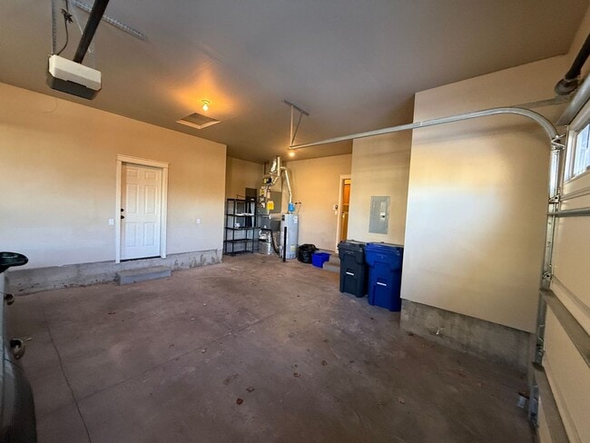 Building Photo - 3 Bedroom, 2 Bathroom Single-Level Duplex in The Stonegate Community